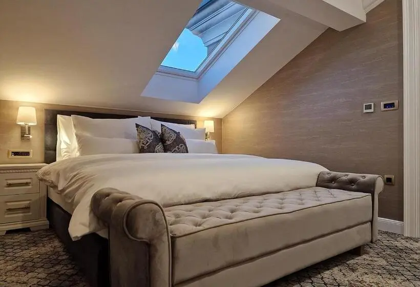 キングサイズベッドのスイートルーム, Boutique Hotel Bora & Villas Garamm
