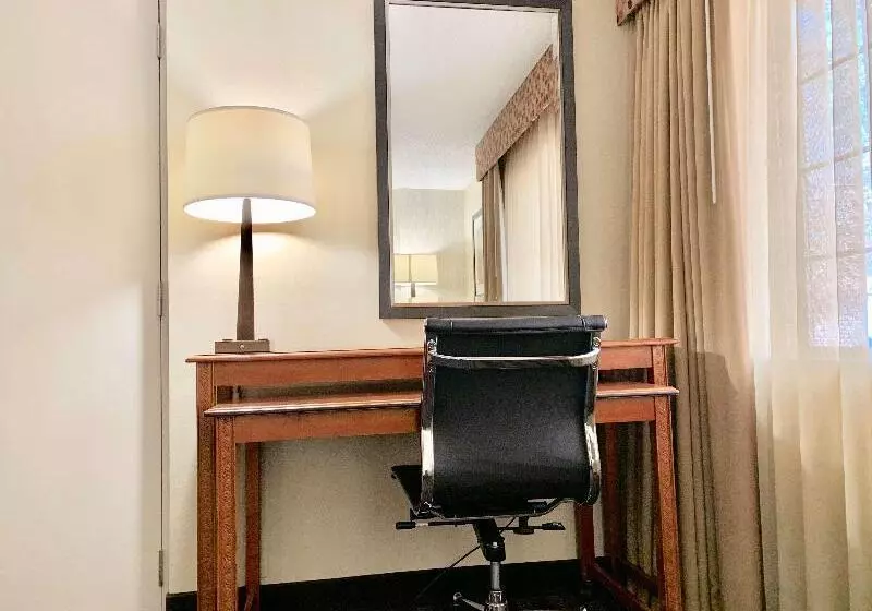 身障者適用キングサイズベッドルーム, Best Western Springfield