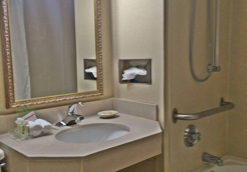 Номер Стандарт 2 Двуспальные Кровати, Clarion Inn Frederick Event Center