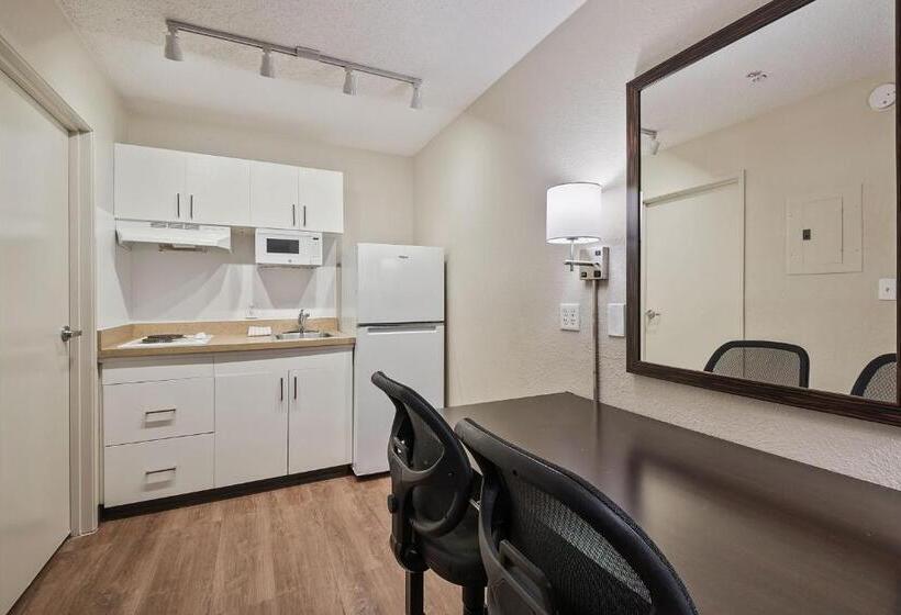 标准工作室, Extended Stay America Suites  Miami  Airport  Blue Lagoon