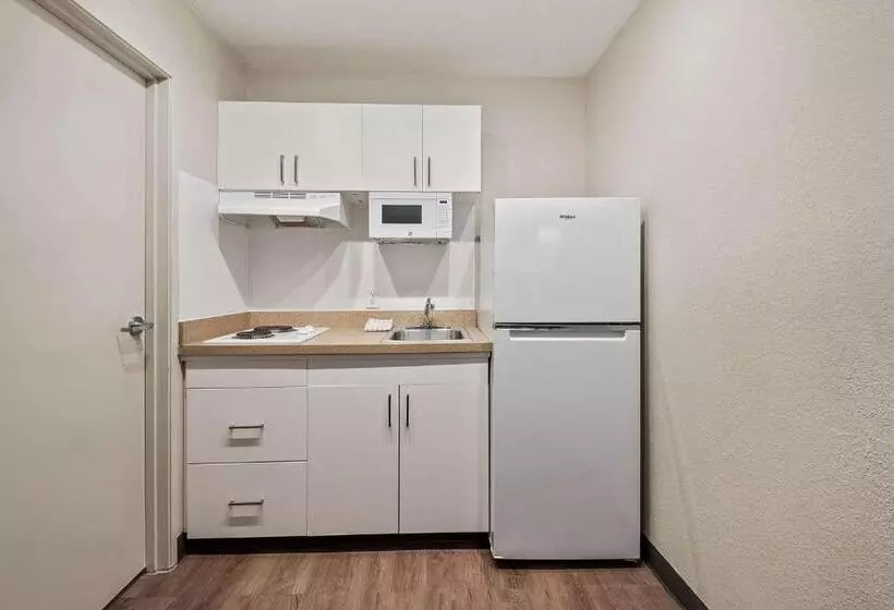 استودیوی استاندارد, Extended Stay America Suites Miami Airport Blue Lagoon