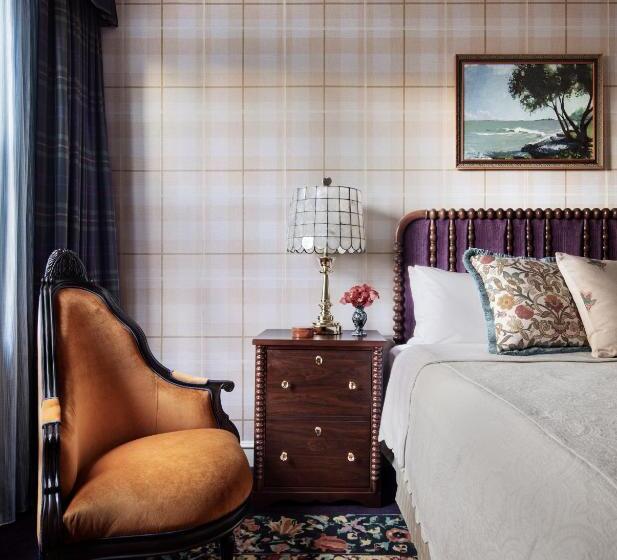 اتاق استاندارد, Graduate By Hilton Evanston