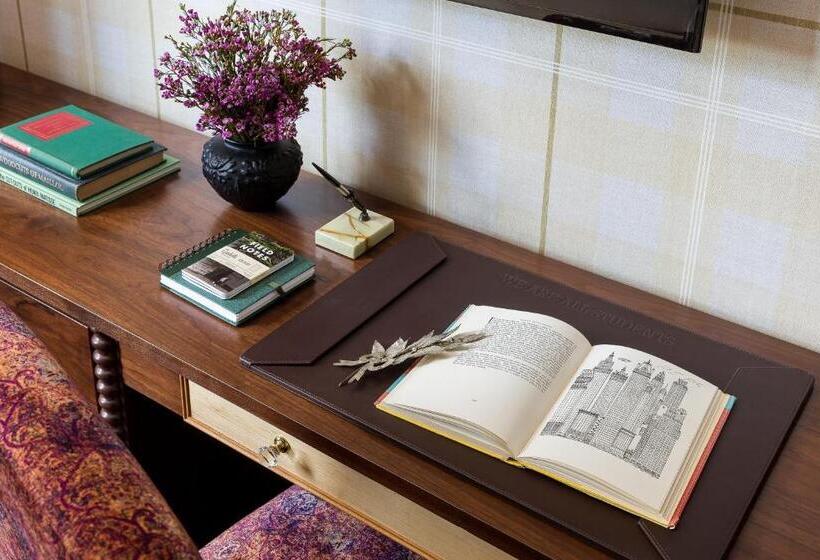 اتاق استاندارد با تخت بزرگ, Graduate By Hilton Evanston