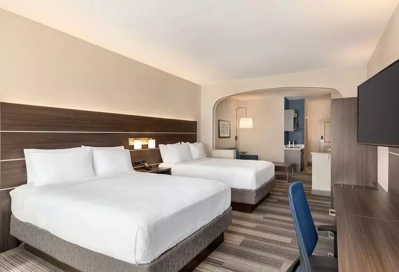 سوییت, Holiday Inn Express & Suites Denver Airport, An Ihg