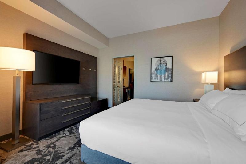 장애인을 위한 스위트, Holiday Inn Express & Suites Denver Airport, An Ihg