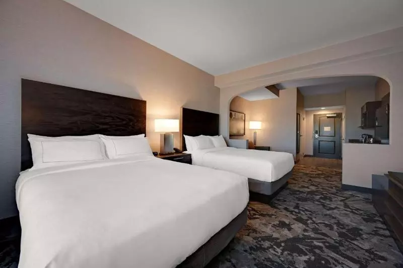 سوئیت برای معلولان, Holiday Inn Express & Suites Denver Airport, An Ihg