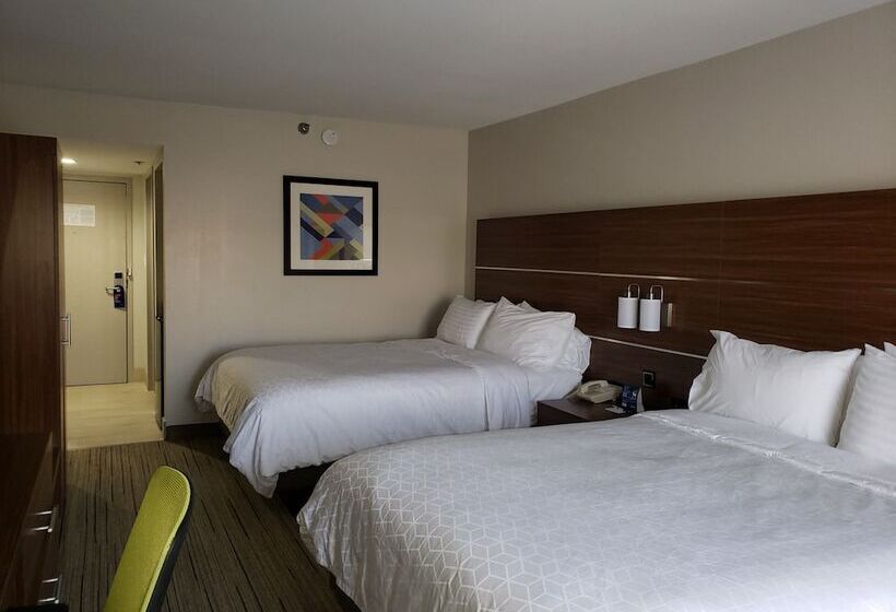 Номер Стандарт, Holiday Inn Express Hotel & Suites Pigeon Forge, An Ihg