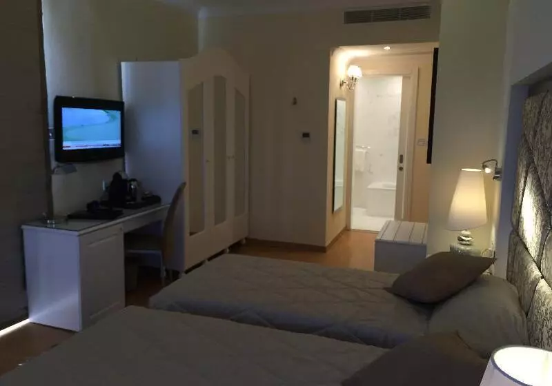 キングサイズベッドのスタンダードルーム, Holiday Inn Express Hotel & Suites Pigeon Forge, An Ihg