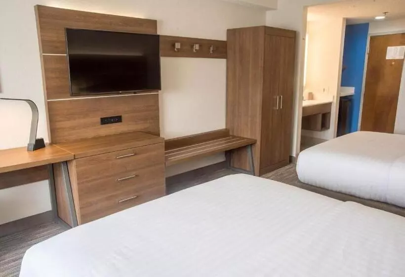 身障者適用キングサイズベッドルーム, Holiday Inn Express Easton, An Ihg