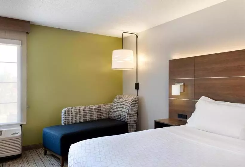 身障者適用キングサイズベッドルーム, Holiday Inn Express & Suites Milton East I 10, An Ihg