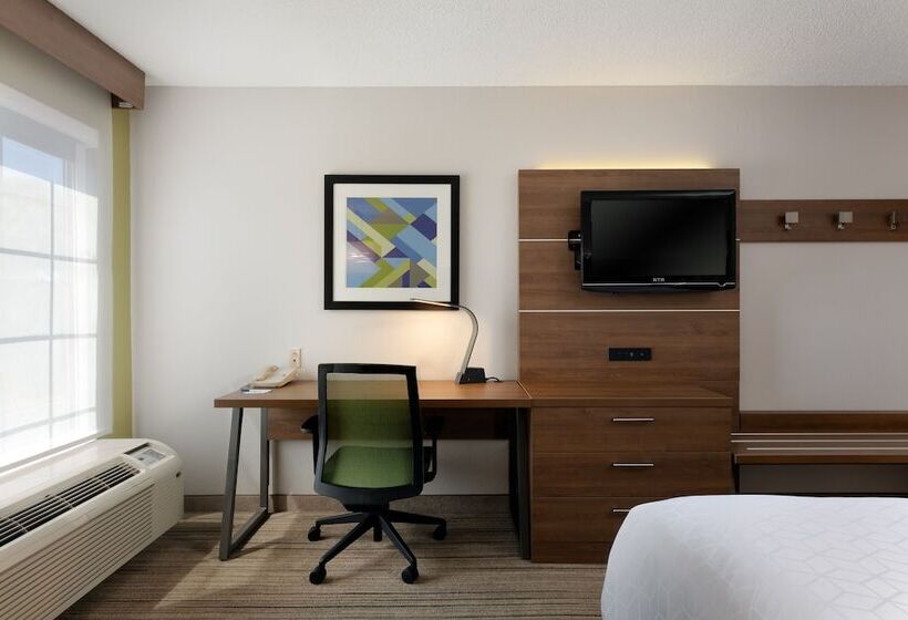 סוויטה מותאמת לאדם עם מוגבלויות, Holiday Inn Express & Suites Milton East I 10, An Ihg
