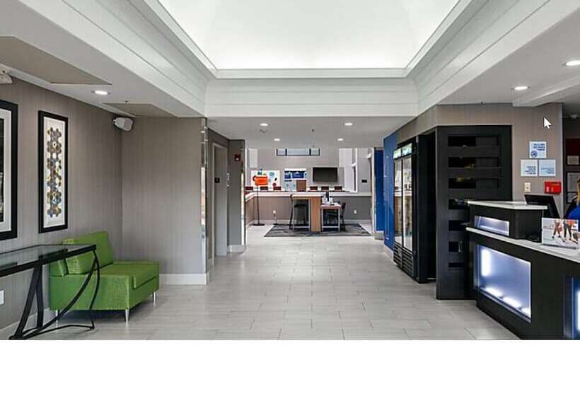 جناح, Holiday Inn Express & Suites Milton East I 10, An Ihg