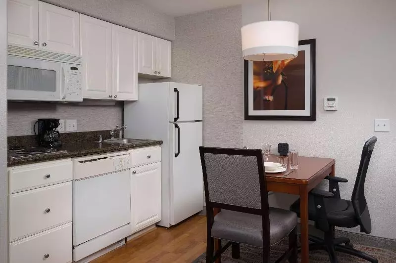 キングサイズベッドのスタンダードルーム, Homewood Suites By Hilton Vancouverportland