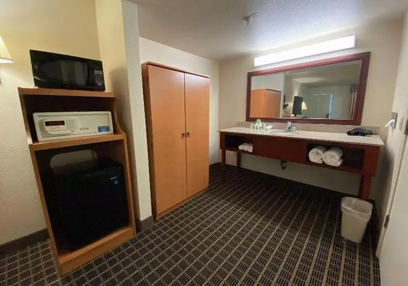 キングサイズベッドのスタンダードルーム, Surestayplus Hotel By Best Western San Jose Central City