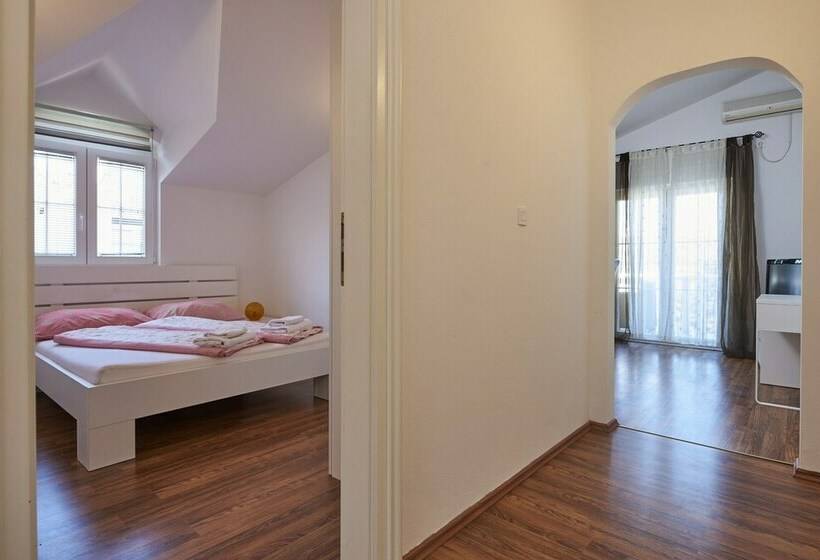 דירת קומפורט חדר שינה 1, Apartmani Knezovic