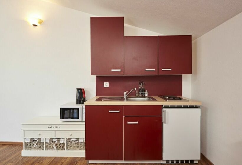 דירת קומפורט חדר שינה 1, Apartmani Knezovic