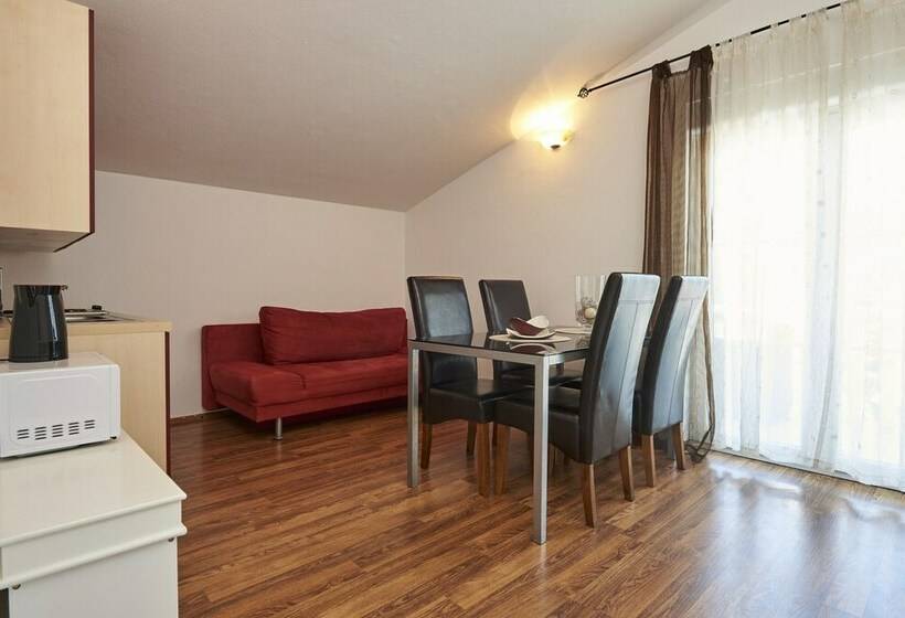 דירת קומפורט חדר שינה 1, Apartmani Knezovic