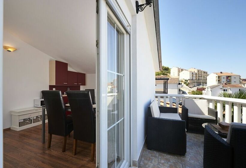 דירת קומפורט חדר שינה 1, Apartmani Knezovic