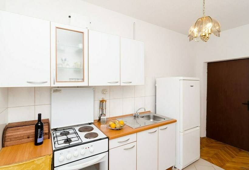 شقة غرفتين مطلة على البحر, Apartments Božović