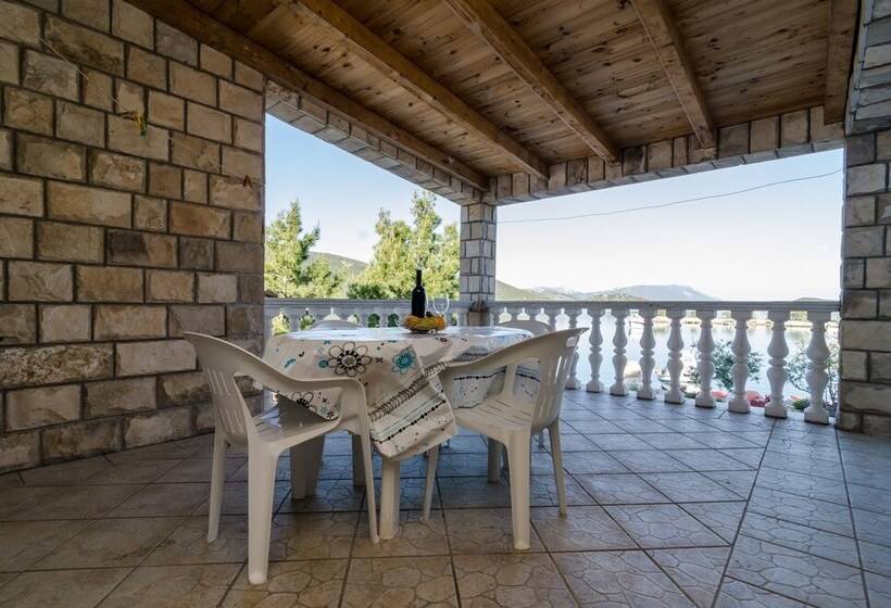 شقة غرفتين مطلة على البحر, Apartments Božović