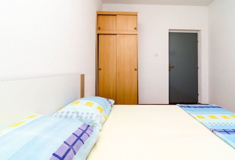 شقة 3 غرف مطلة على البحر, Apartments Božović