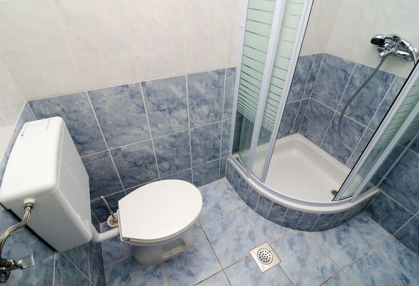 شقة 3 غرف مطلة على البحر, Apartments Božović