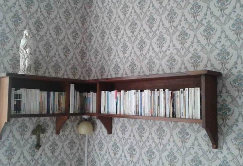 标准单人间, La Cure Du Maine Charles