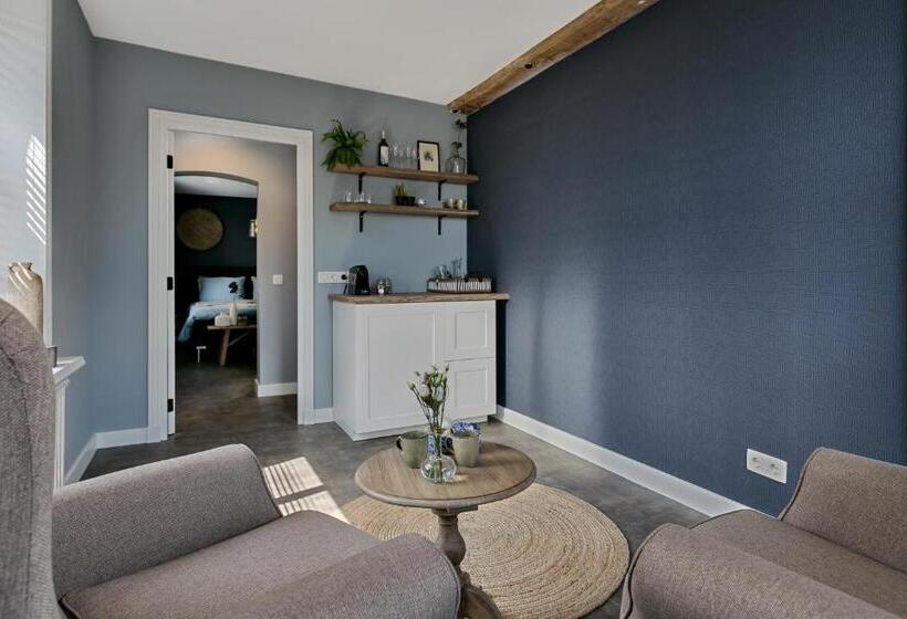 آپارتمان 1 خوابه, Logement 1818