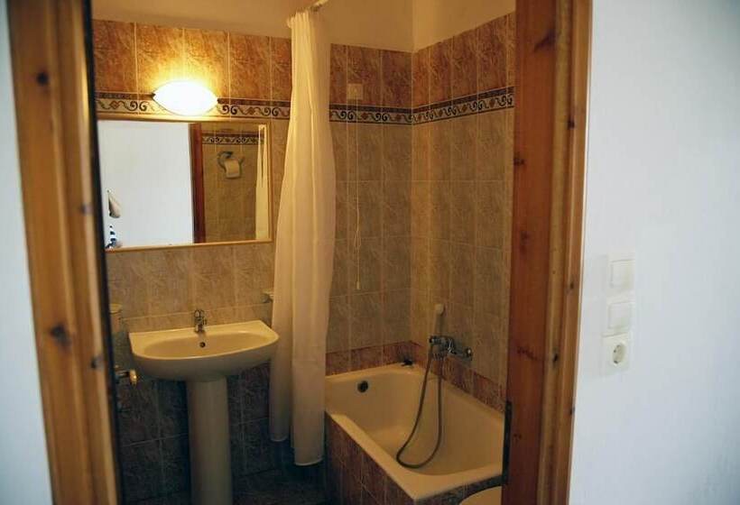 غرفة قياسية ثلاثية, Kalliopi