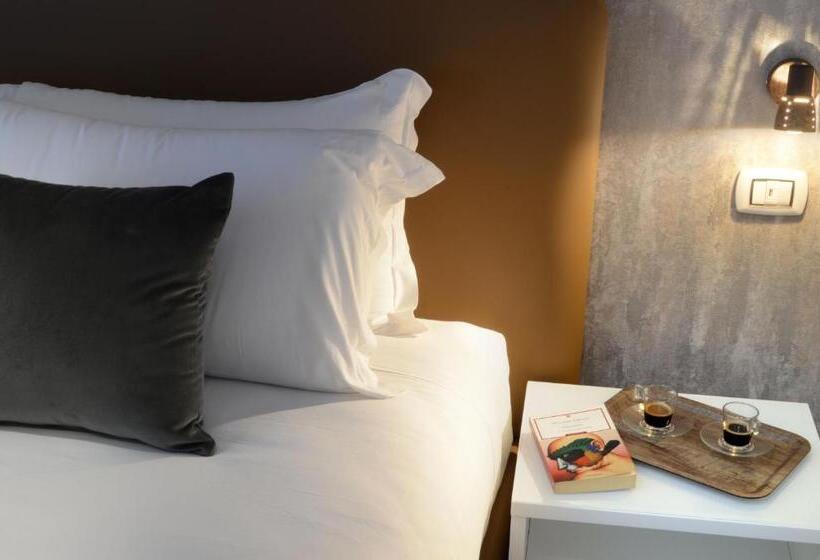 اتاق سوپریور با تخت بزرگ, Napoliseason Rooms And Breakfast