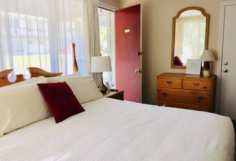 デラックスルーム, Sesuit Harbor House