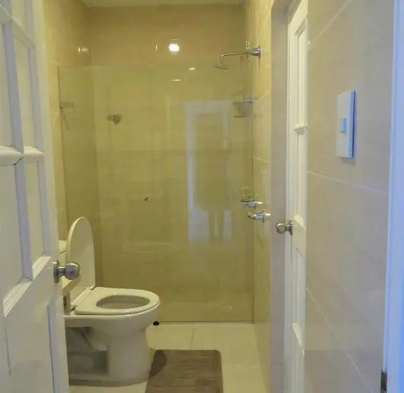 اتاق استاندارد با سرویس بهداشتی مشترک, San Jacinto Hostel