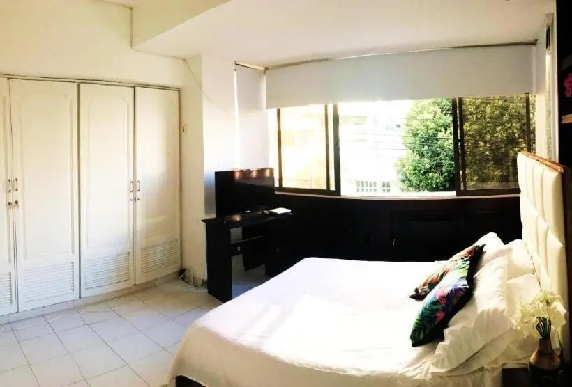 اتاق استاندارد با سرویس بهداشتی مشترک, San Jacinto Hostel