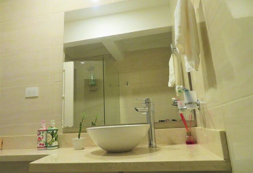 Кровать в Общей Комнате, San Jacinto Hostel