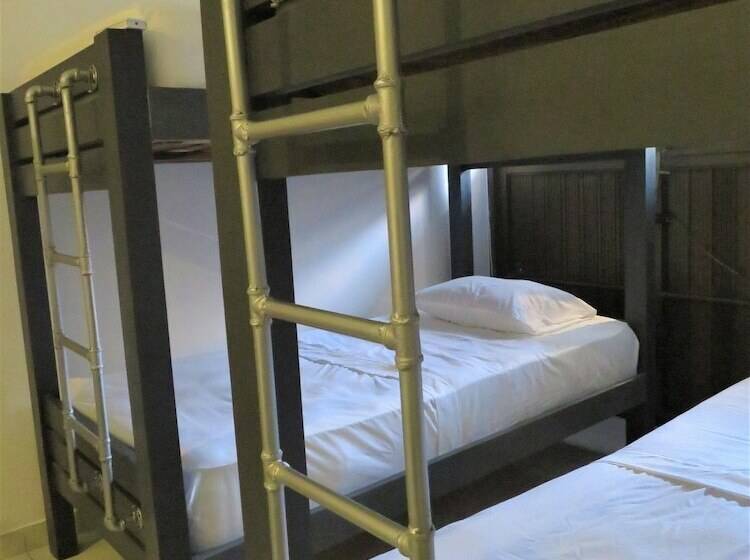 מיטה בחדר משותף, San Jacinto Hostel