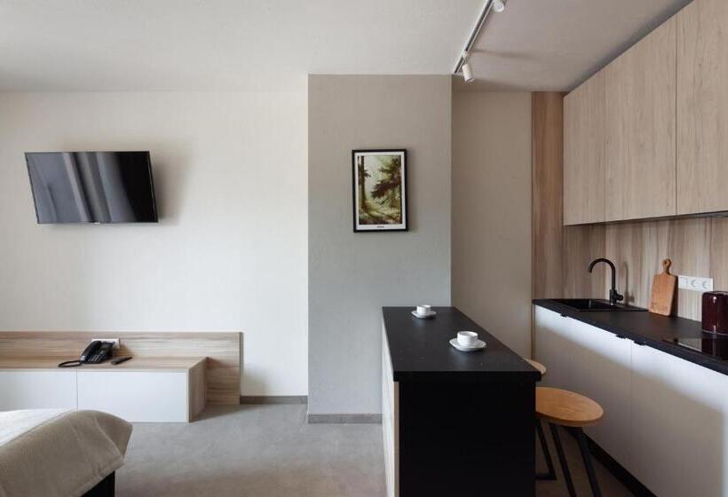 استودیوی سوپریور, Hvoya Apart Hotel & Spa