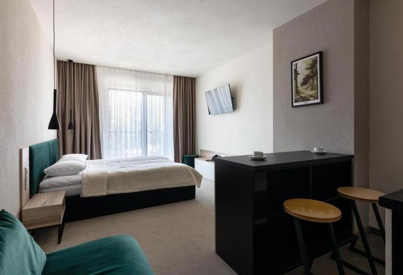 استودیوی سوپریور, Hvoya Apart Hotel & Spa