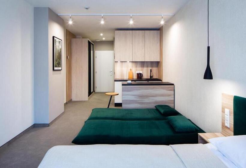 استودیوی پریمیوم, Hvoya Apart Hotel & Spa