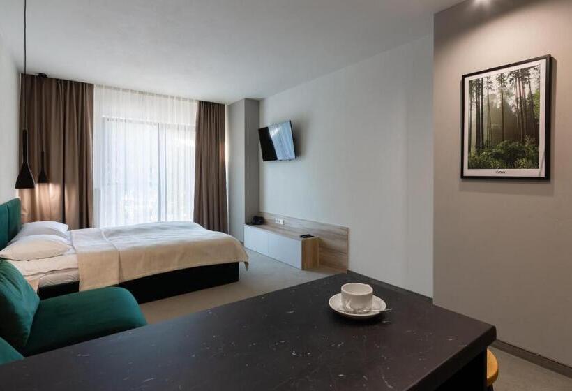استودیوی پریمیوم, Hvoya Apart Hotel & Spa