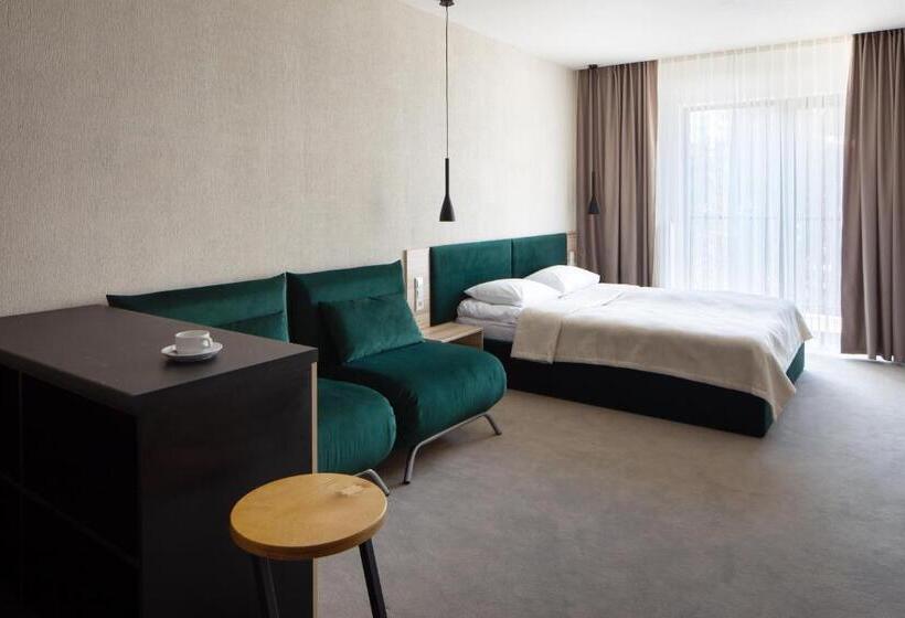 استودیوی پریمیوم, Hvoya Apart Hotel & Spa