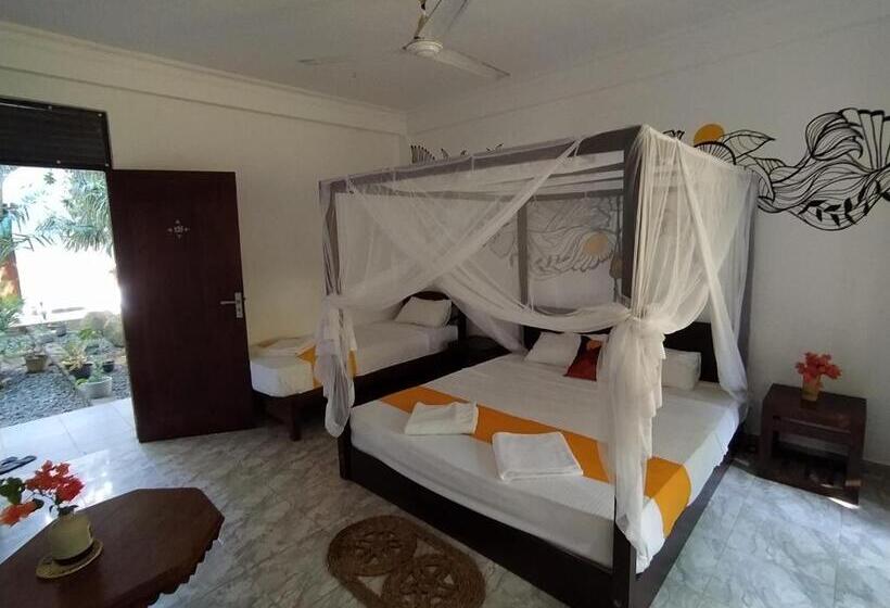 اتاق استاندارد سه نفره, Voulez Vous, Managed By Dikwella Beach