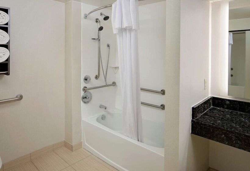 סוויטה מותאמת לאדם עם מוגבלויות, Homewood Suites By Hilton Hartford Farmington