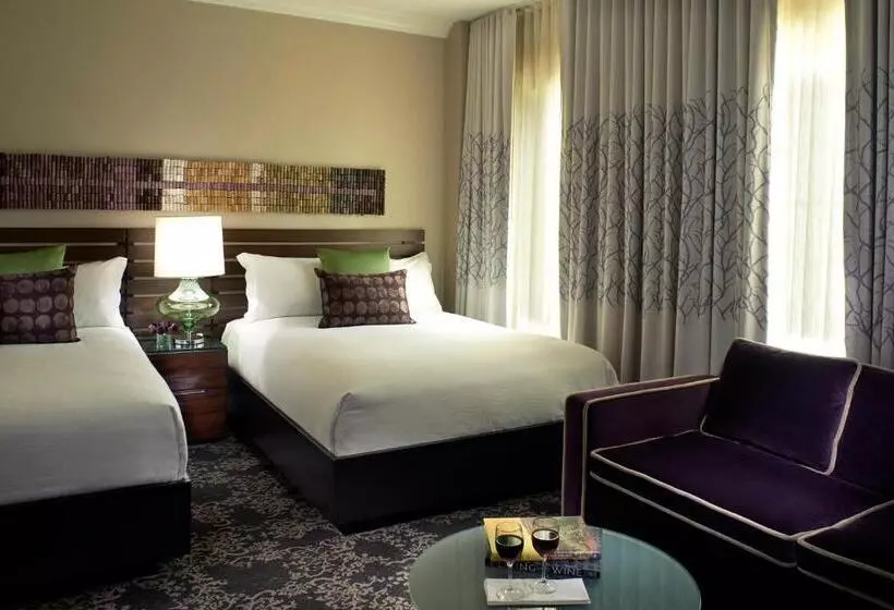 Premium room with view, Kimpton Hotel Vintage Seattle, An Ihg