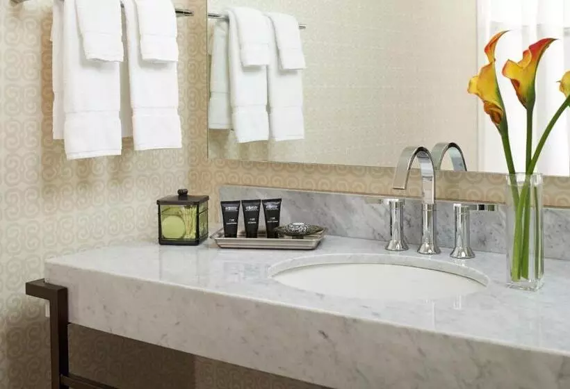 اتاق استاندارد با تخت بزرگ برای معلولان, Kimpton Hotel Vintage Seattle, An Ihg