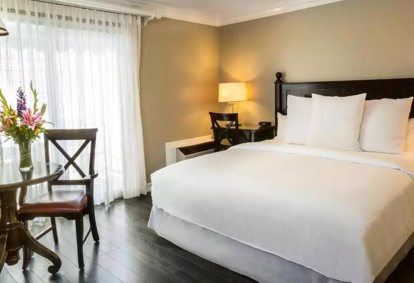 اتاق لوکس با تخت بزرگ, Metropole