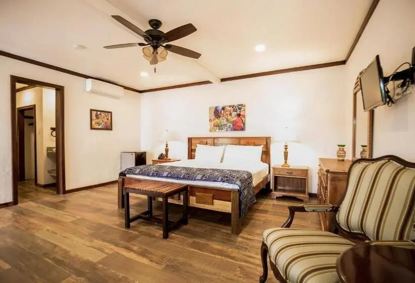 اتاق اکونومی, Falling Leaves Lodge