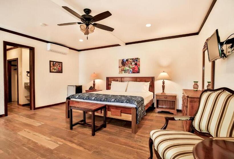 اتاق اکونومی, Falling Leaves Lodge