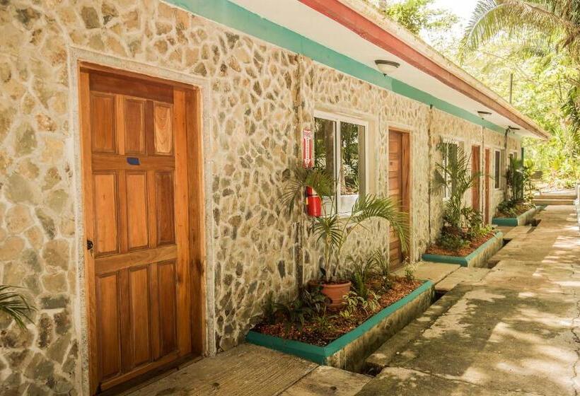 חדר דלוקס, Falling Leaves Lodge