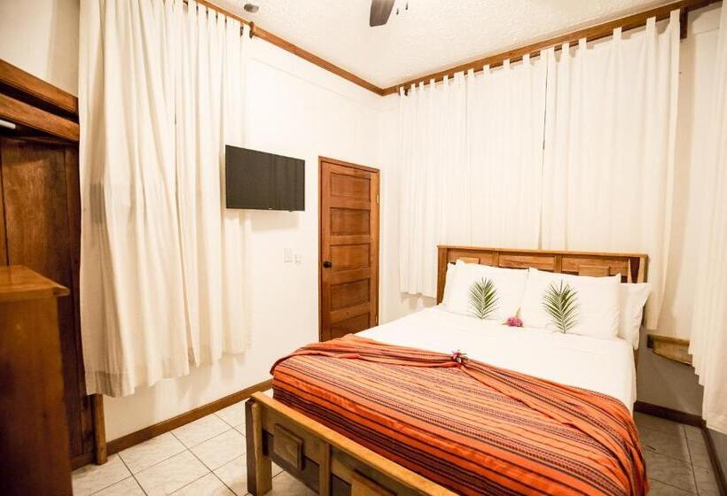 חדר אקונומי יחיד, Falling Leaves Lodge