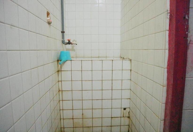 חדר בסיסי, Spot On 1972 Aman Family Inn